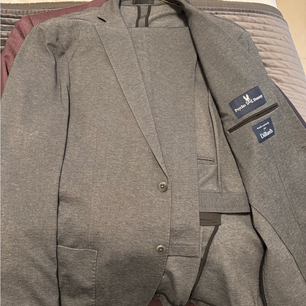 Psycho Bunny sport suit 
46R …. Pants are ankle cut , made to wear with sneaker